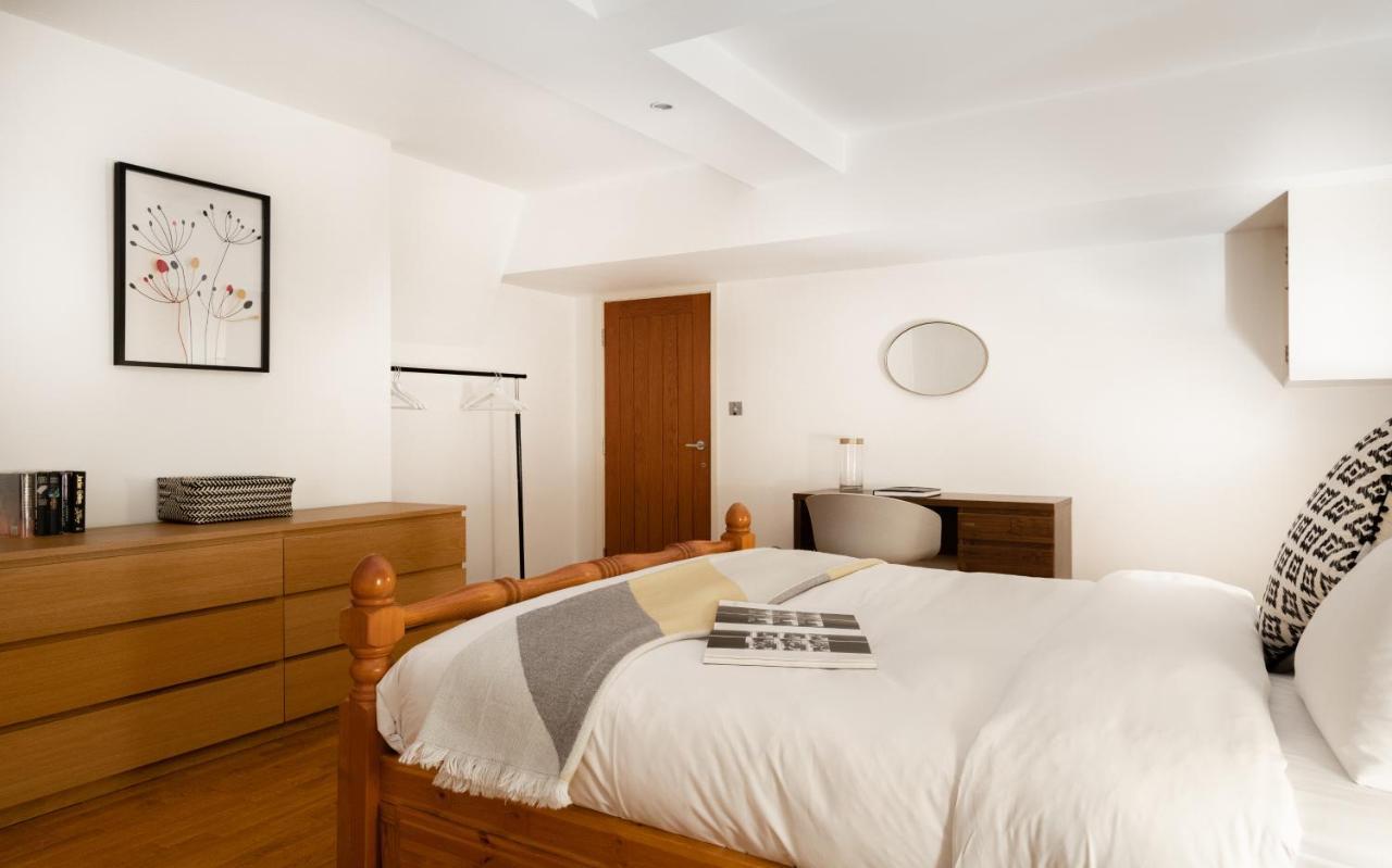 דירות לונדון The Southwick Sanctuary - Large 6Bdr With Terrace מראה חיצוני תמונה